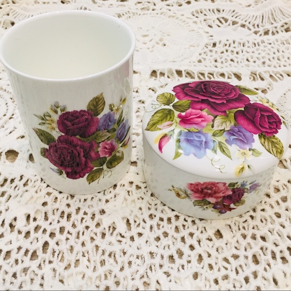 Victoria's Secret Other - Victoria’s Secret VS Vintage bathroom accessories